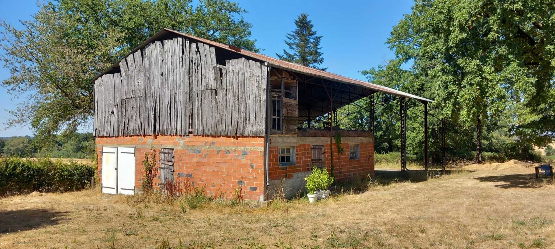 hangar-1